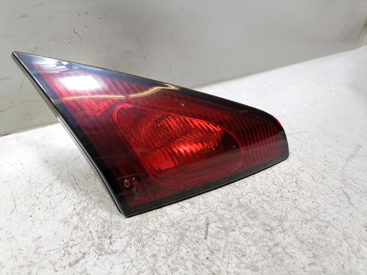 Mitsubishi Colt Z30 original R&uuml;cklicht R&uuml;ckleuchte Schlussleuchte rechts innen 3-T&uuml;rer Bj.2007